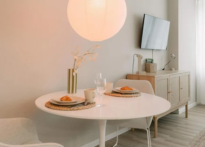5 Min 1-room - Free Parking 600 Mbit Wifi Apartment